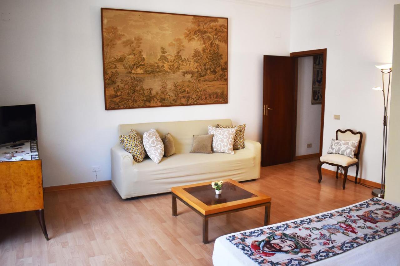 Appartamento Nel Centro Storico Di Palermo - Via Meli'S House 外观 照片